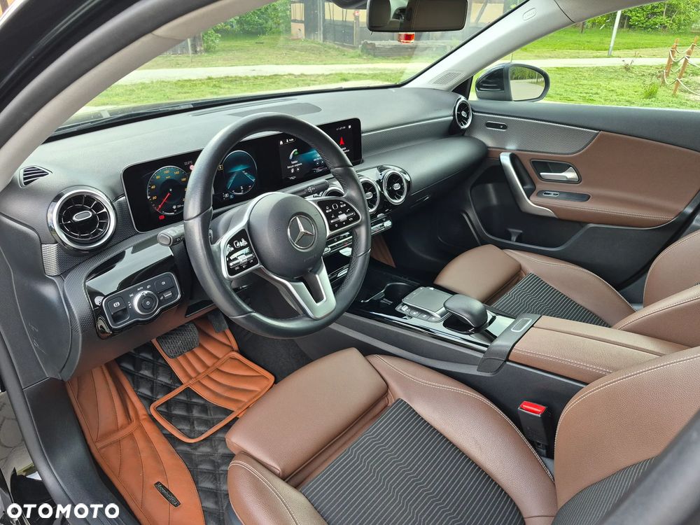 Mercedes-Benz Klasa A 250 7G-DCT Progressive - 22
