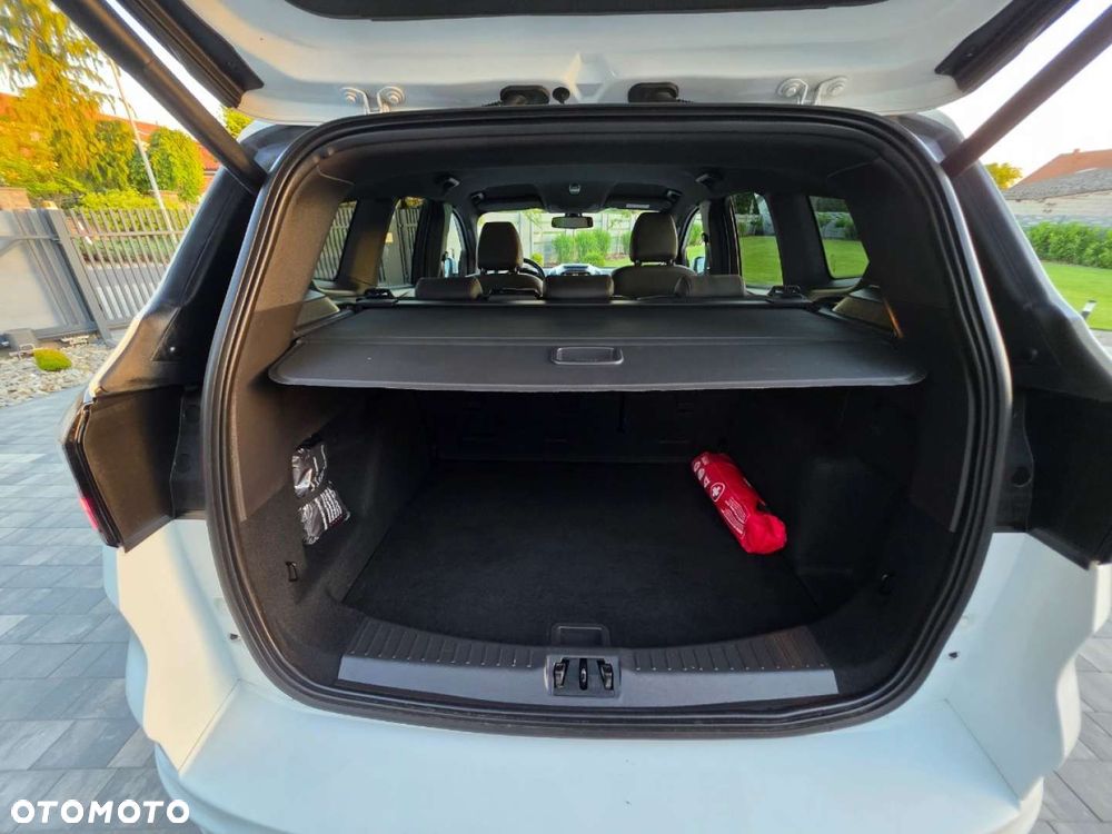 Ford Kuga - 27
