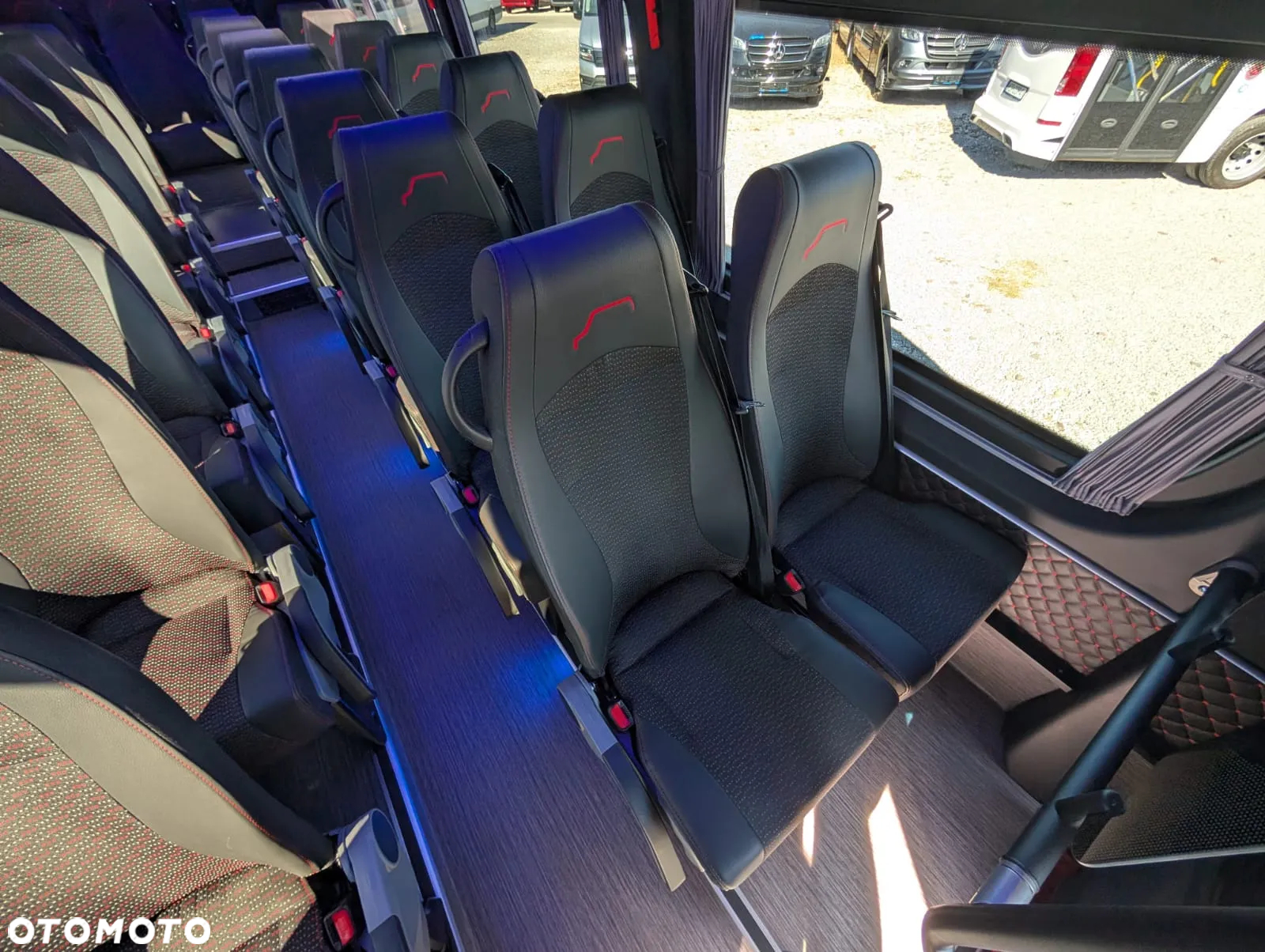 Mercedes-Benz Sprinter 517 - 19