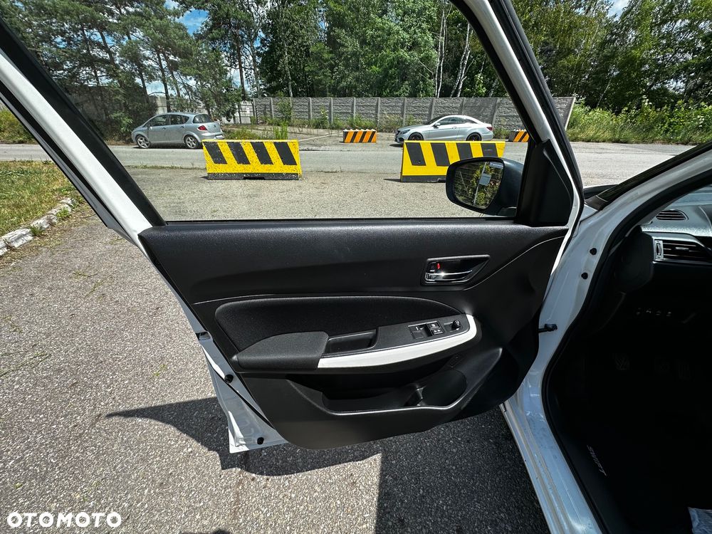 Suzuki Swift 1.2 Dualjet Hybrid Comfort+ - 11