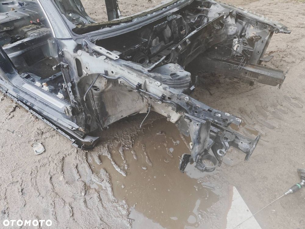 PODŁUŻNICA PRAWY PRZÓD AUDI A4 B7 LY9B - 1