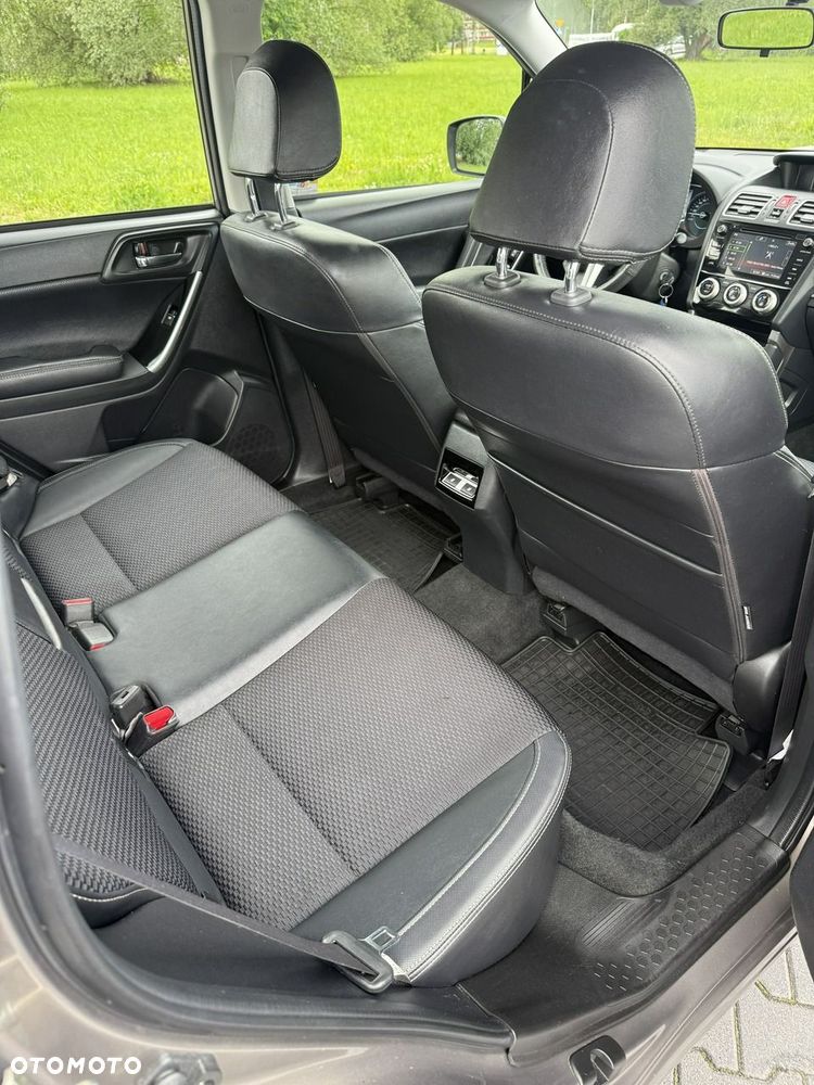Subaru Forester 2.0 i Exclusive Special (EyeSight) Lineartronic - 24