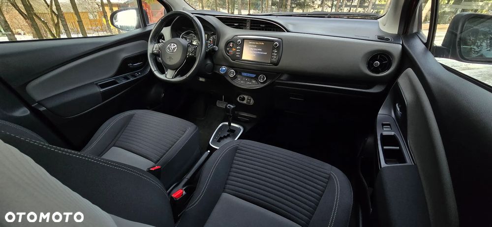 Toyota Yaris Hybrid 100 Premium EU6 - 29