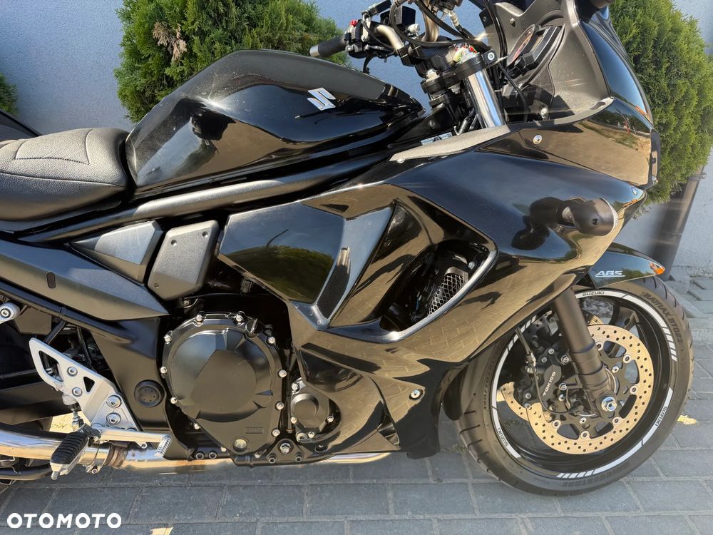 Suzuki GSX - 9