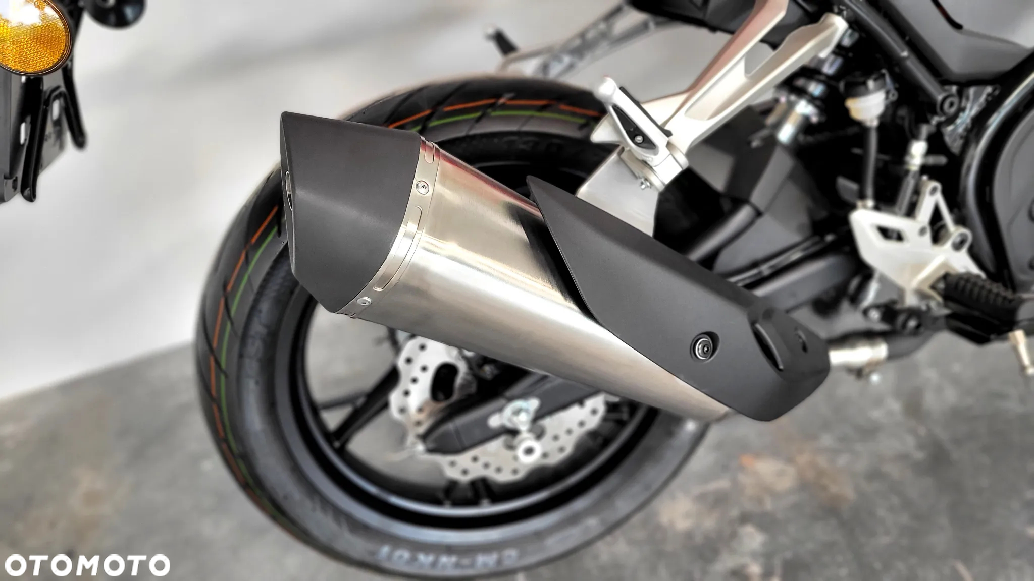 QJMOTOR SRK 125R - 12