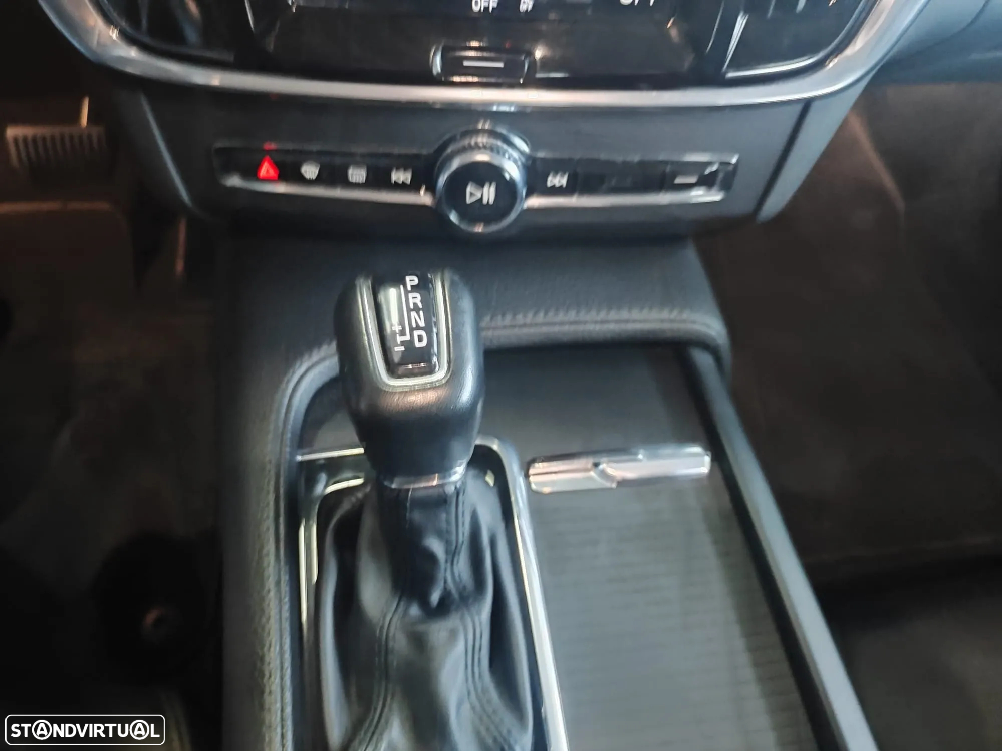 Volvo V90 2.0 D4 Momentum Plus Geartronic - 36