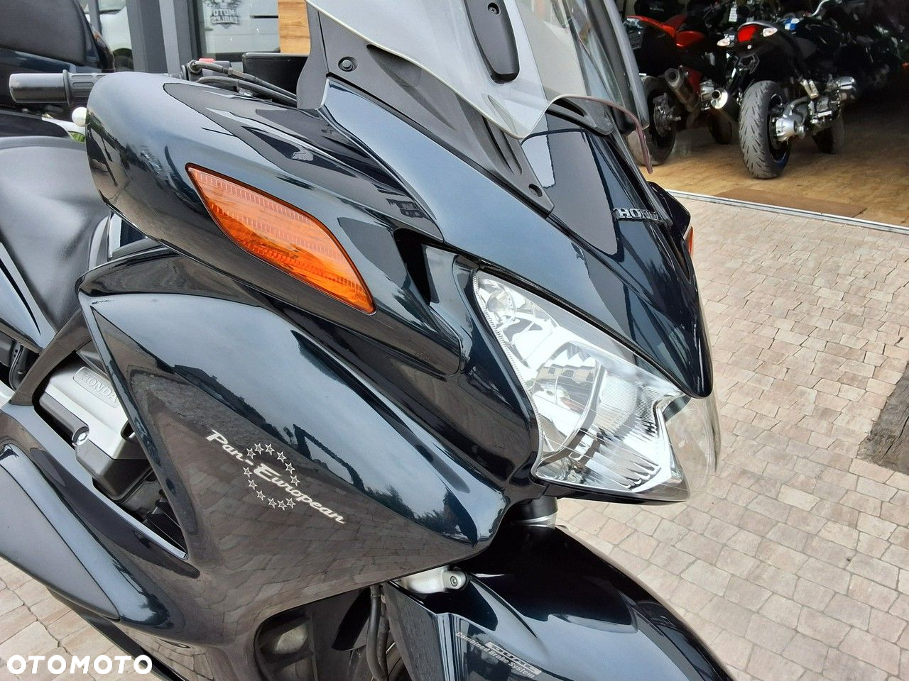 Honda ST - 6