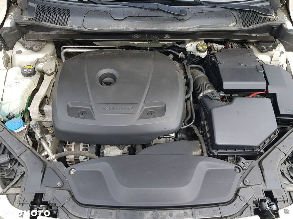 Volvo V40 T2 Momentum - 18