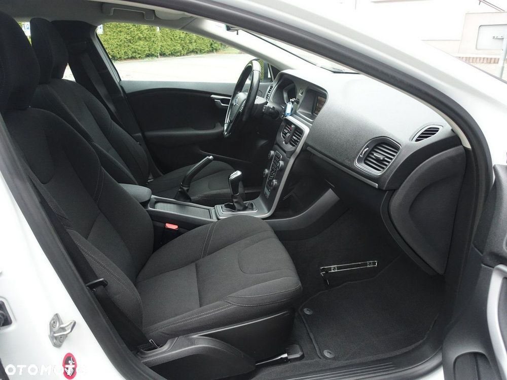 Volvo V40 T2 Kinetic - 14