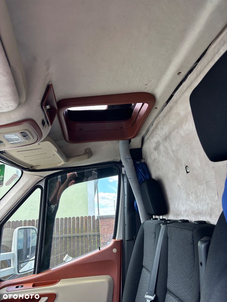 Mercedes-Benz sprinter - 22