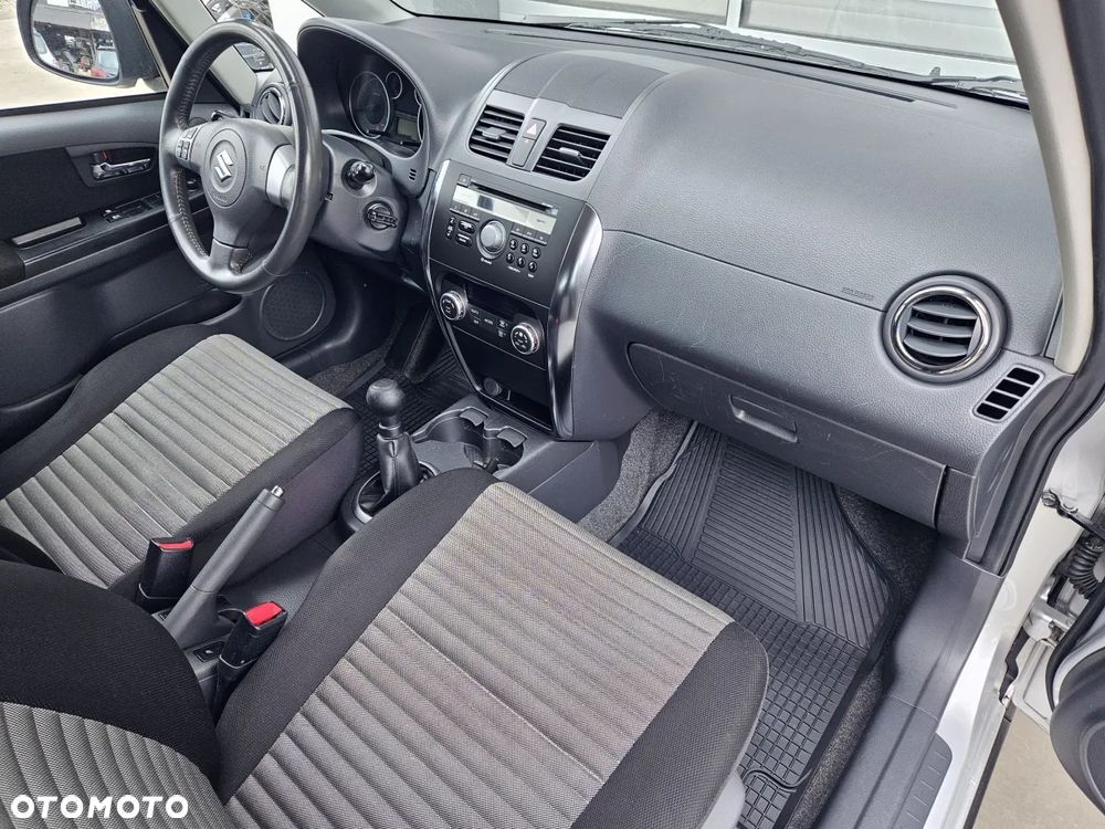 Suzuki SX4 1.6 VVT 4x2 Style - 17