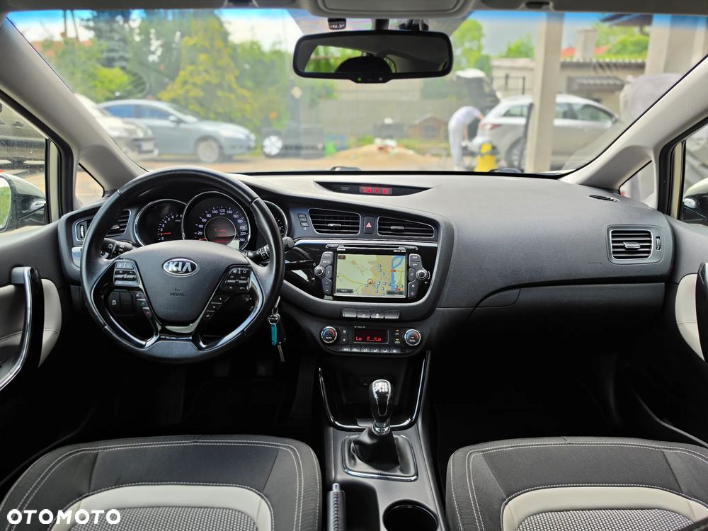 Kia Ceed - 35