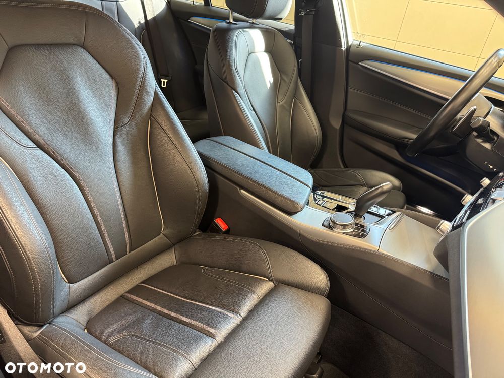 BMW Seria 5 530e xDrive M Sport Edition - 20