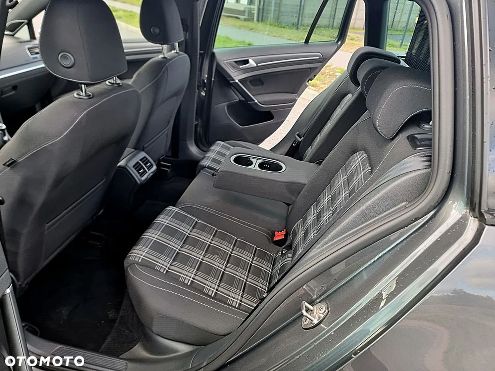 Volkswagen Golf GTD (BlueMotion Technology) - 24