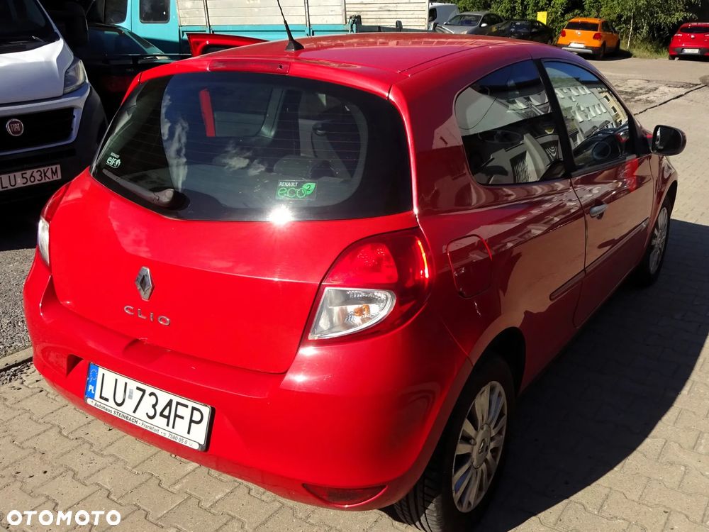 Renault Clio - 19