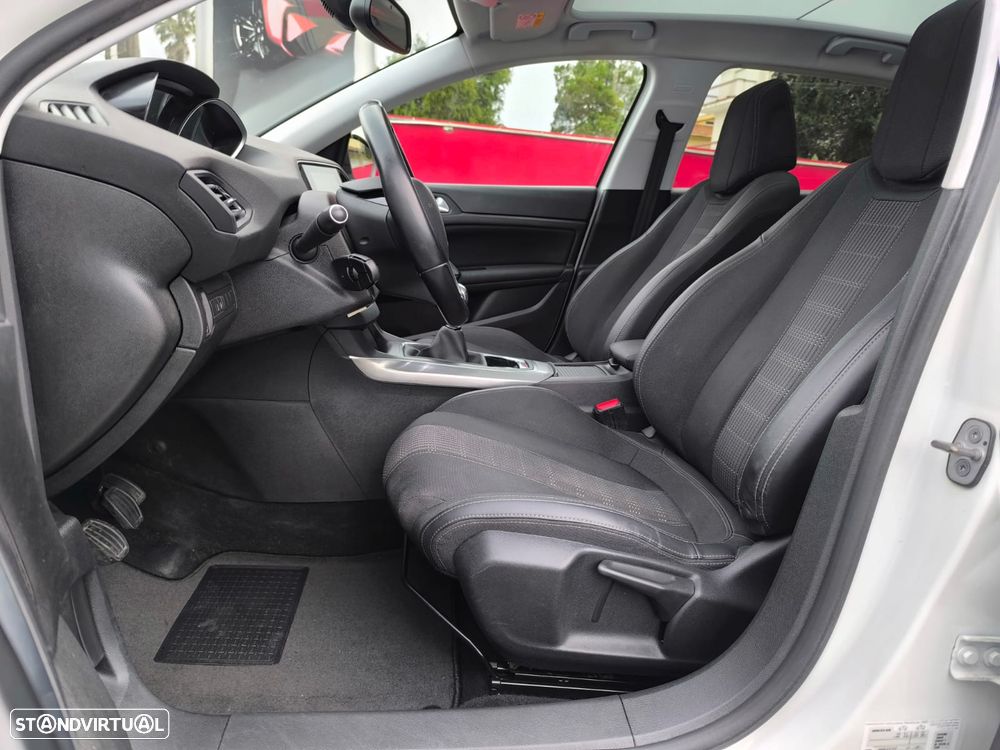 Peugeot 308 PureTech 130 GPF Stop & Start Allure - 24