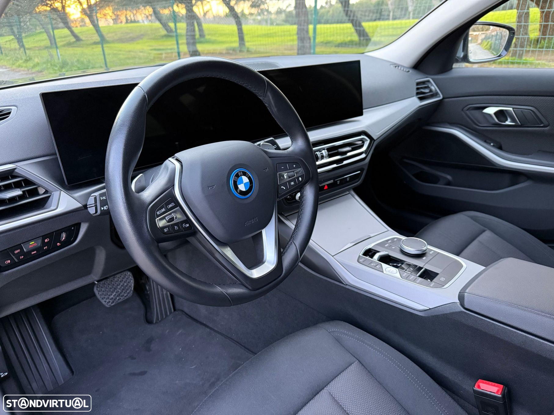 BMW 320 e Touring Corporate Edition Auto - 37