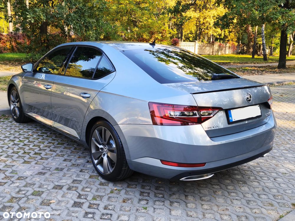 Skoda Superb 2.0 TDI 4x4 Sportline DSG - 19