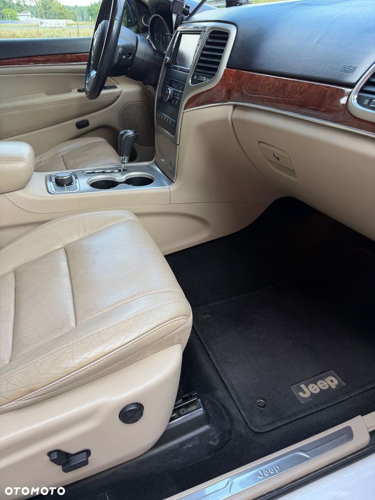 Jeep Grand Cherokee 5.7 V8 HEMI Overland - 24