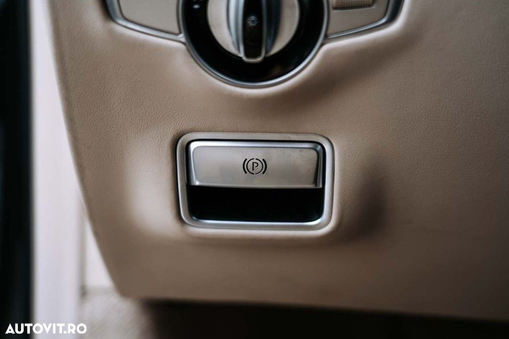 Mercedes-Benz S - 32