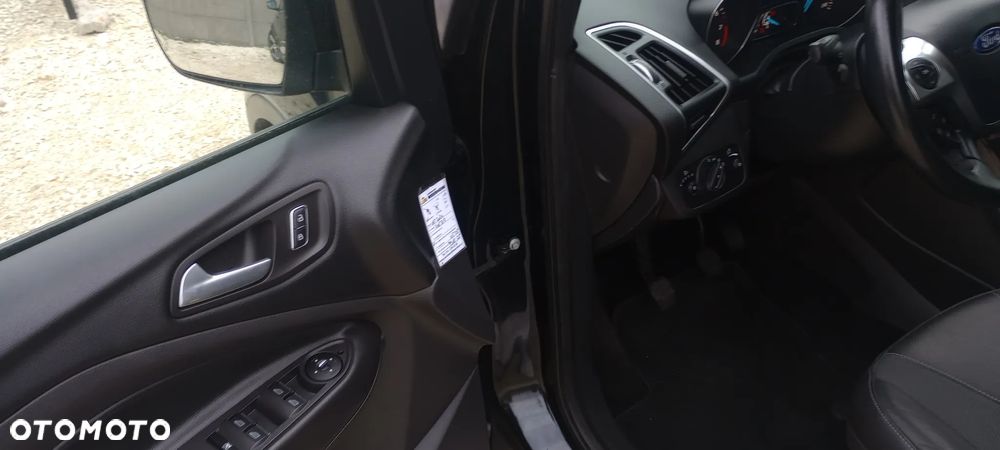 Ford Kuga - 13