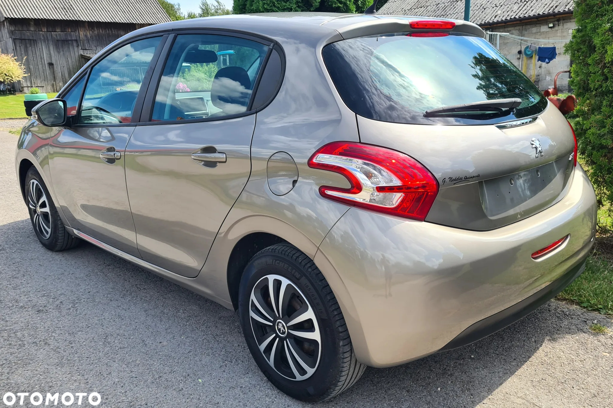 Peugeot 208 - 20