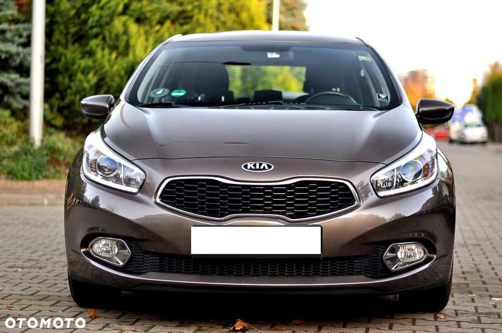 Kia Ceed 1.4 CVVT Dream Team Edition - 11