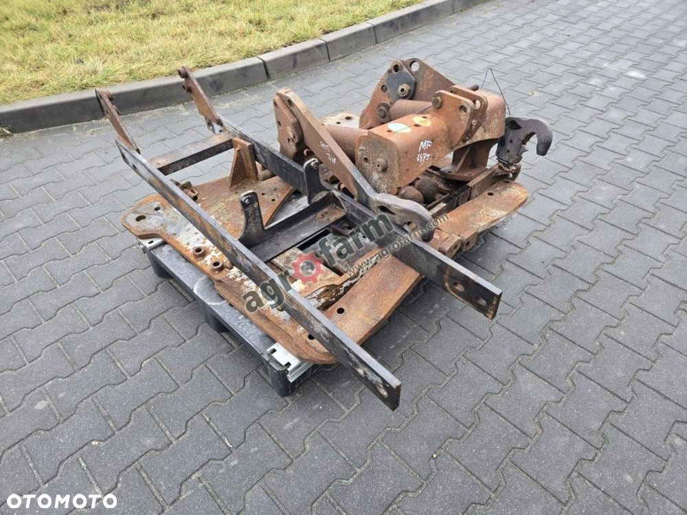 TUZ, przedni podnośnik, Massey Ferguson 6475 - 2