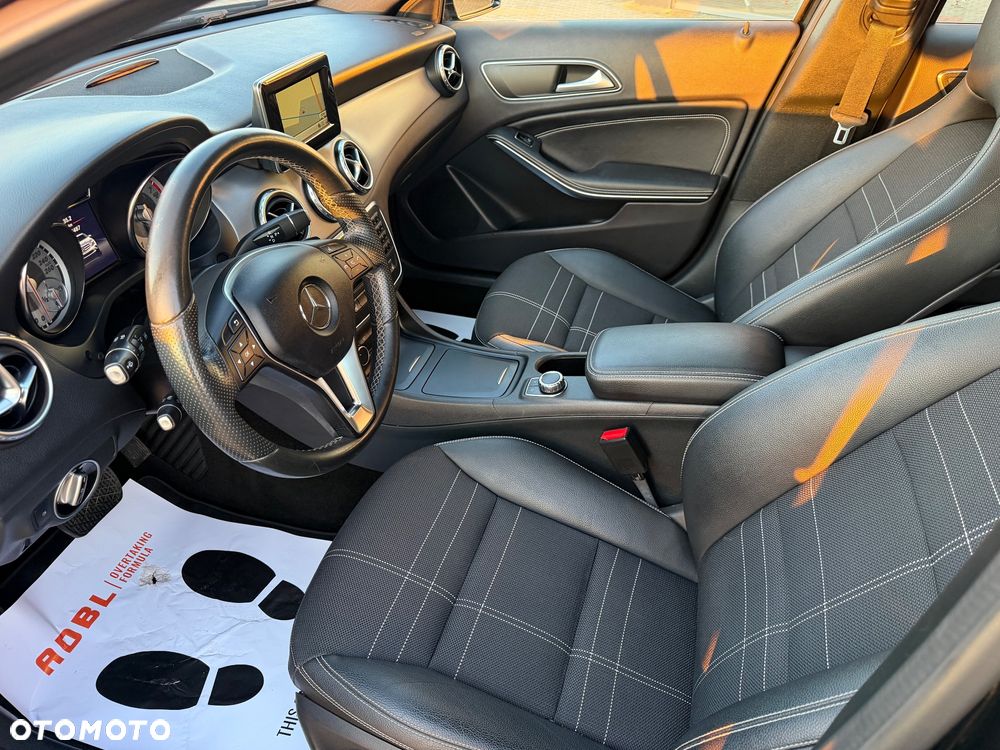 Mercedes-Benz GLA 200 7G-DCT - 10