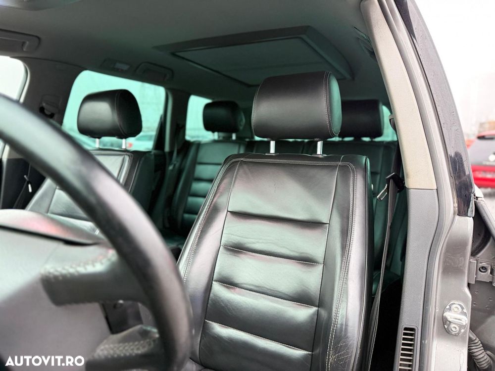 Volkswagen Touareg - 14