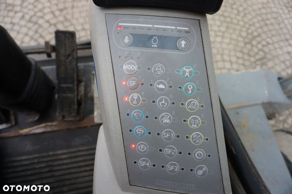 Liebherr A 924C - 18