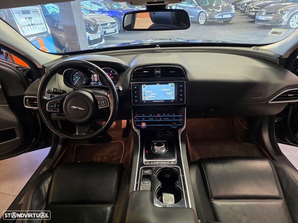 Jaguar XE E-Performance Aut. Prestige - 2