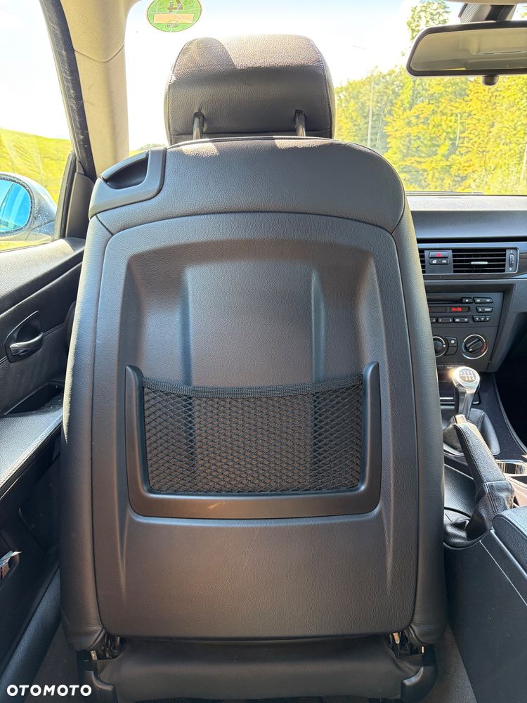 BMW Seria 3 320i - 26