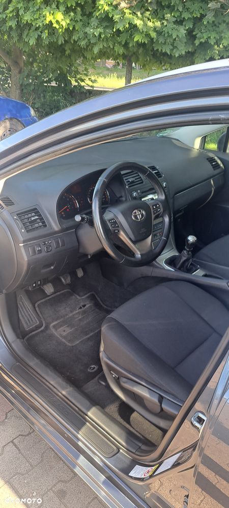 Toyota Avensis 1.8 Luna - 5