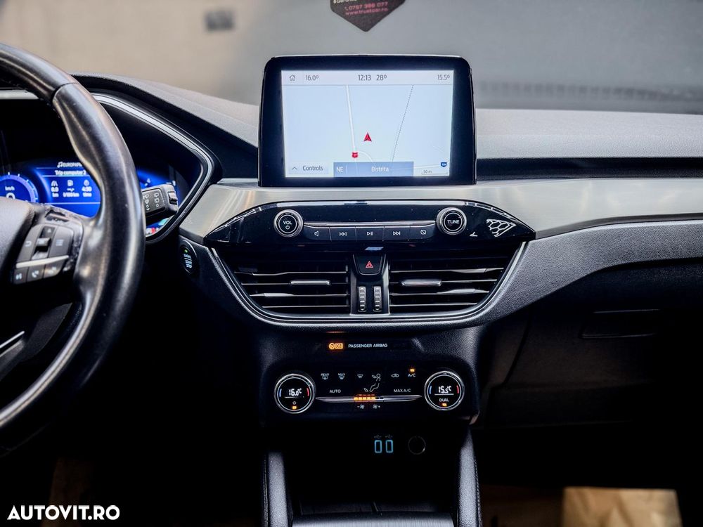 Ford Kuga - 12