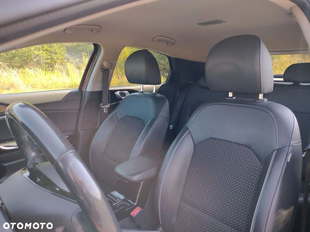 Kia XCeed 1.5 T-GDI L Business Line DCT - 13