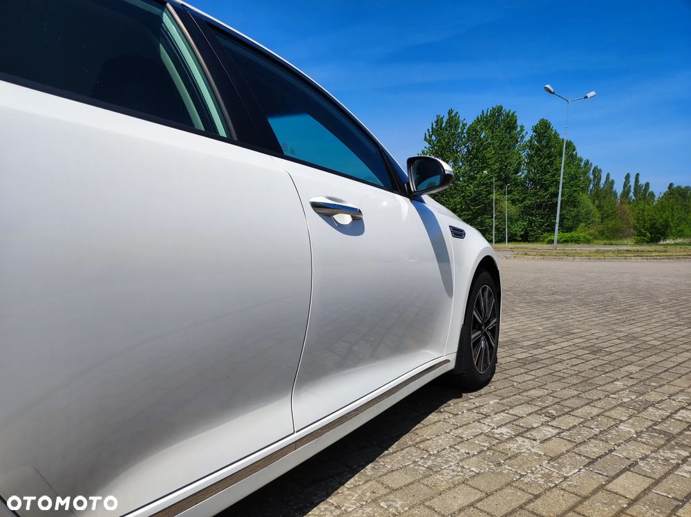 Kia Optima 2.0 L - 5