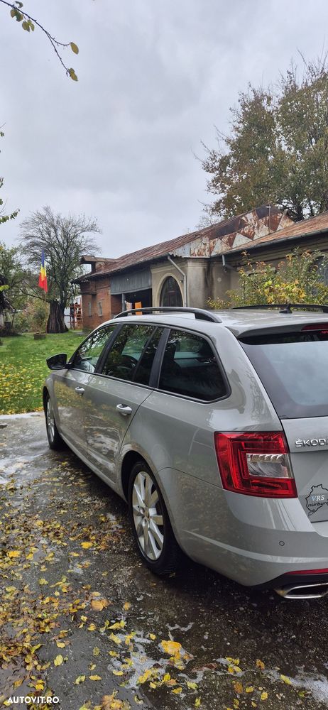 Skoda Octavia 2.0 TDI RS DSG - 8