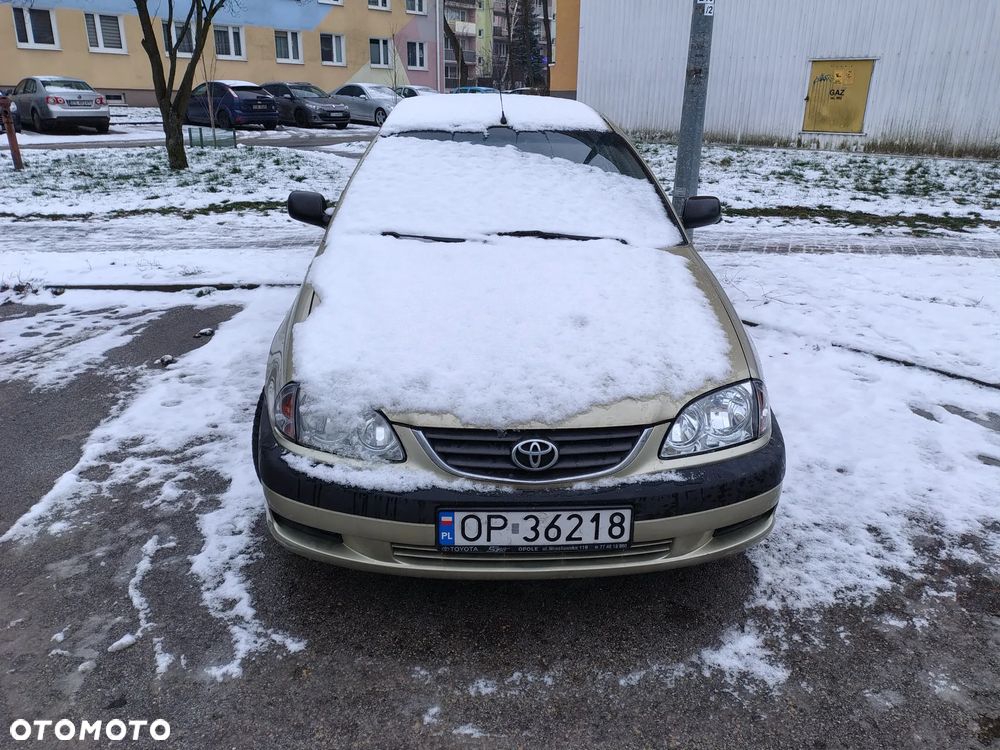 Toyota Avensis 1.6 VVT-i Terra - 2