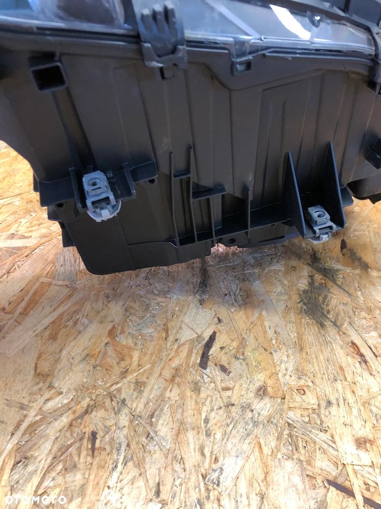 LAMPA LEWA PRAWA PRZÓD BMW F30 F31 - 18