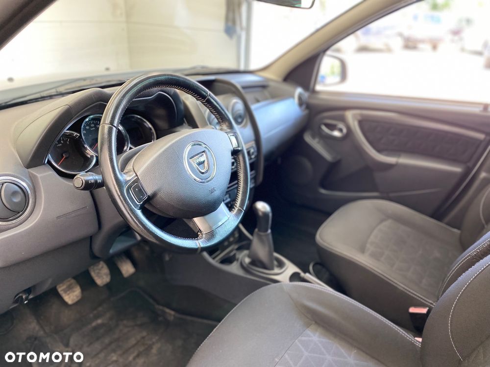 Dacia Duster 1.6 Laureate - 9