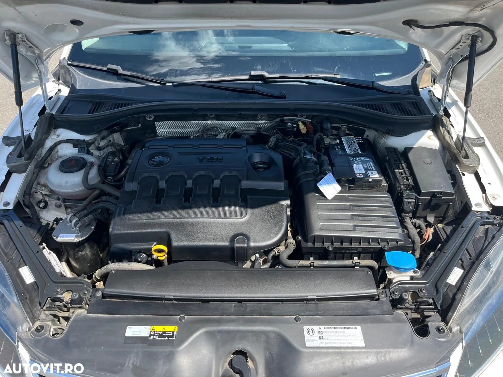 Skoda Superb 2.0 TDI DSG Ambition - 4