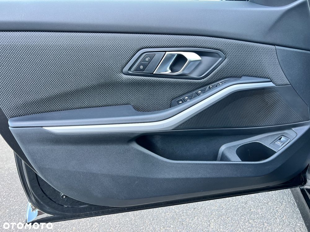 BMW Seria 3 318i Advantage - 13