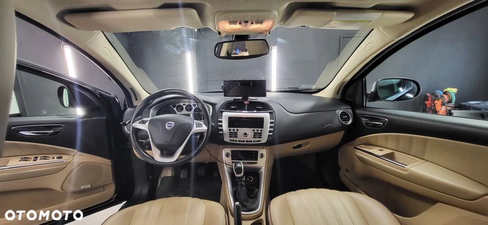 Lancia Delta 1.4 T-Jet 16v Oro - 10