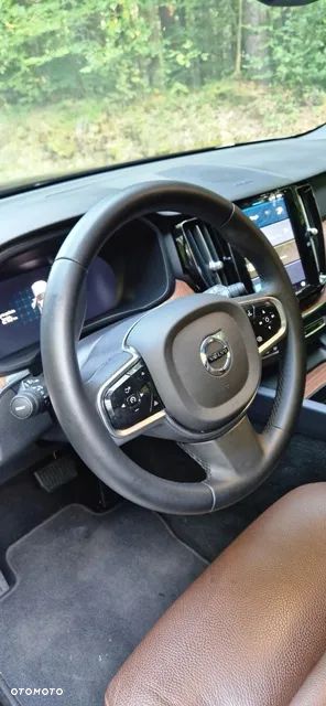 Volvo XC 60 B5 B AWD Plus Dark - 18