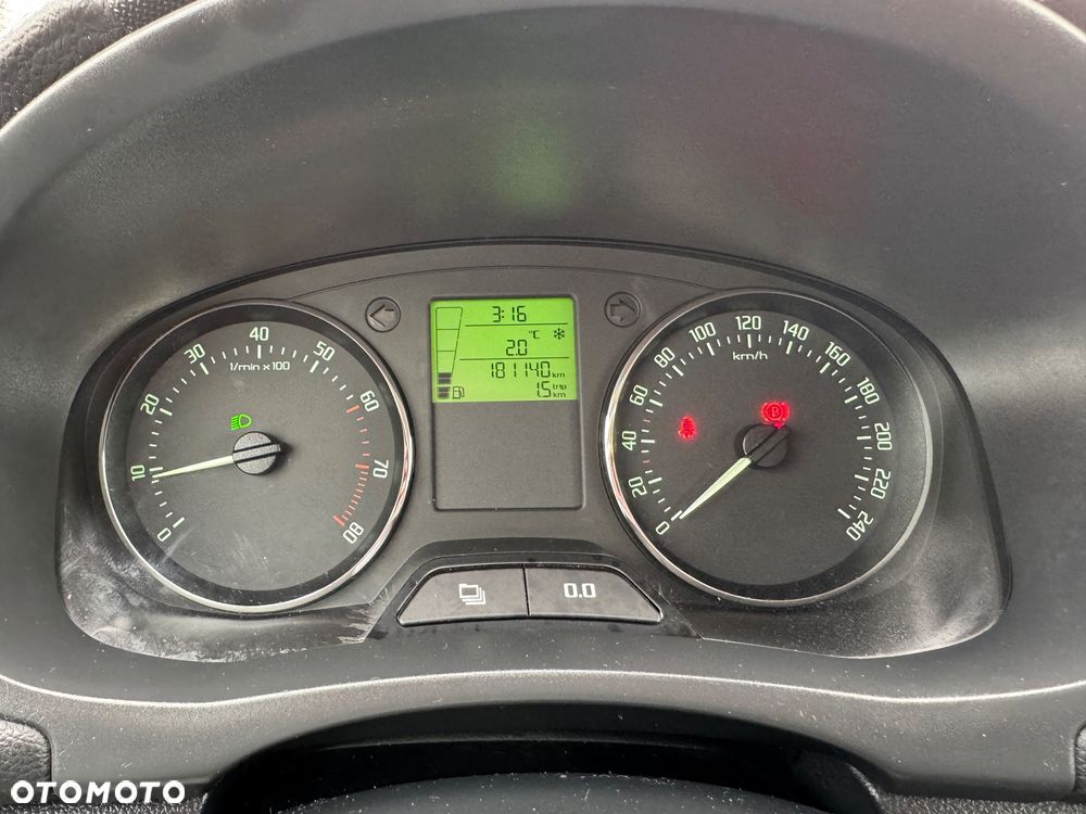 Skoda Fabia 1.2 HTP Ambiente - 25