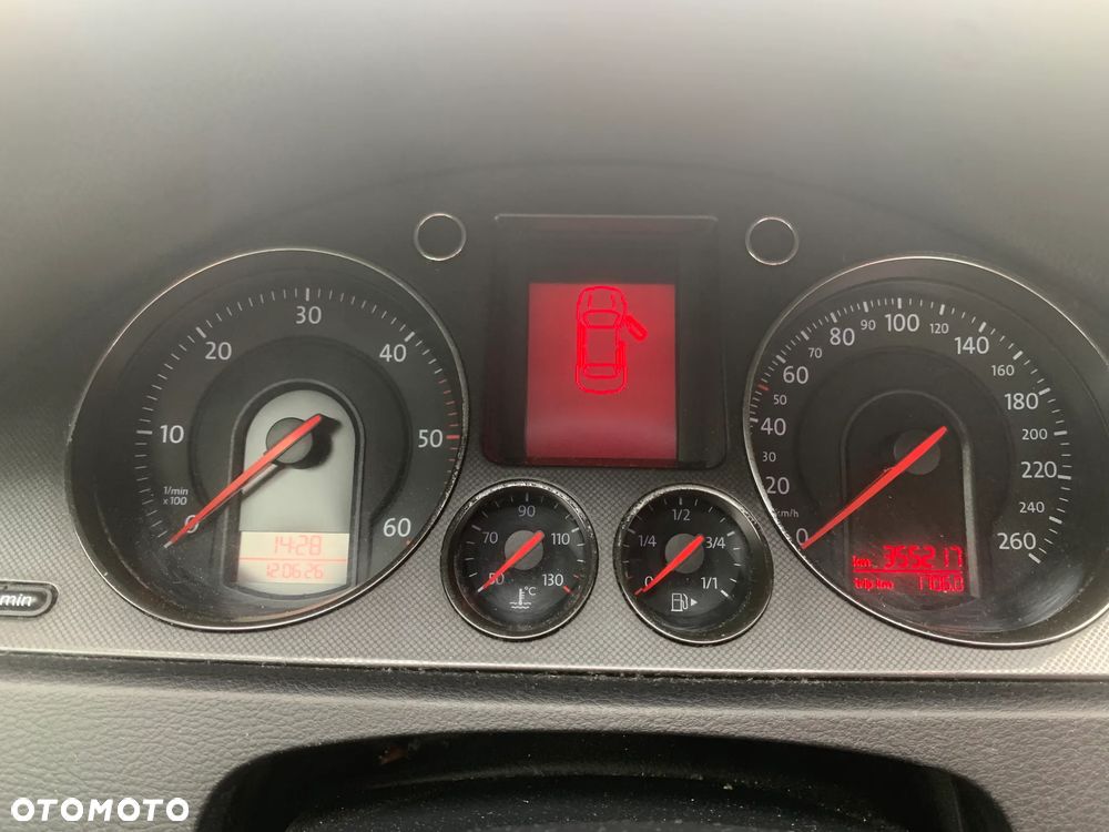 Volkswagen Passat 2.0 TDI DPF Trendline - 23
