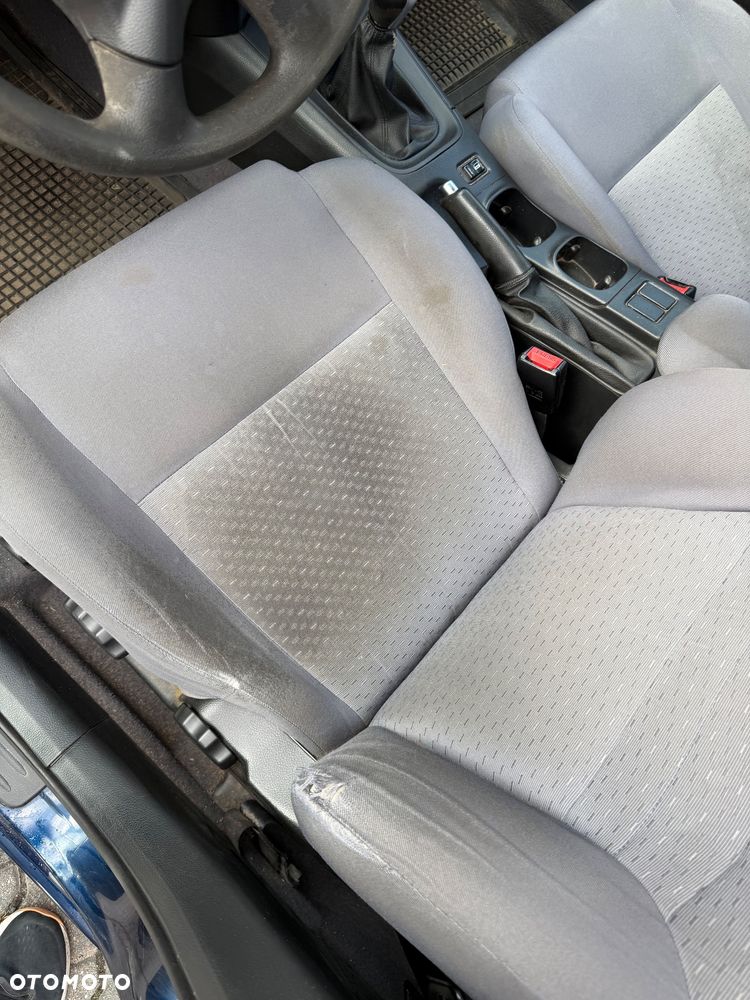 Nissan Primera 1.8 Visia - 10