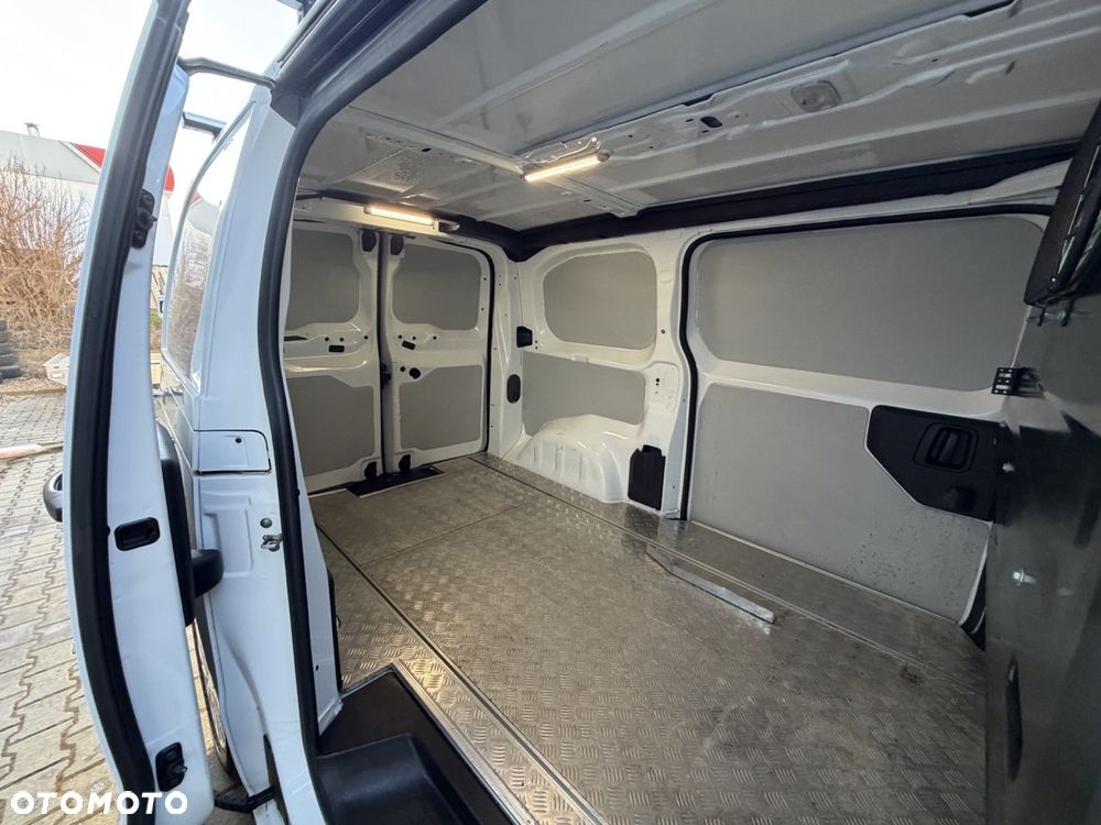 Peugeot Expert Plus - 27
