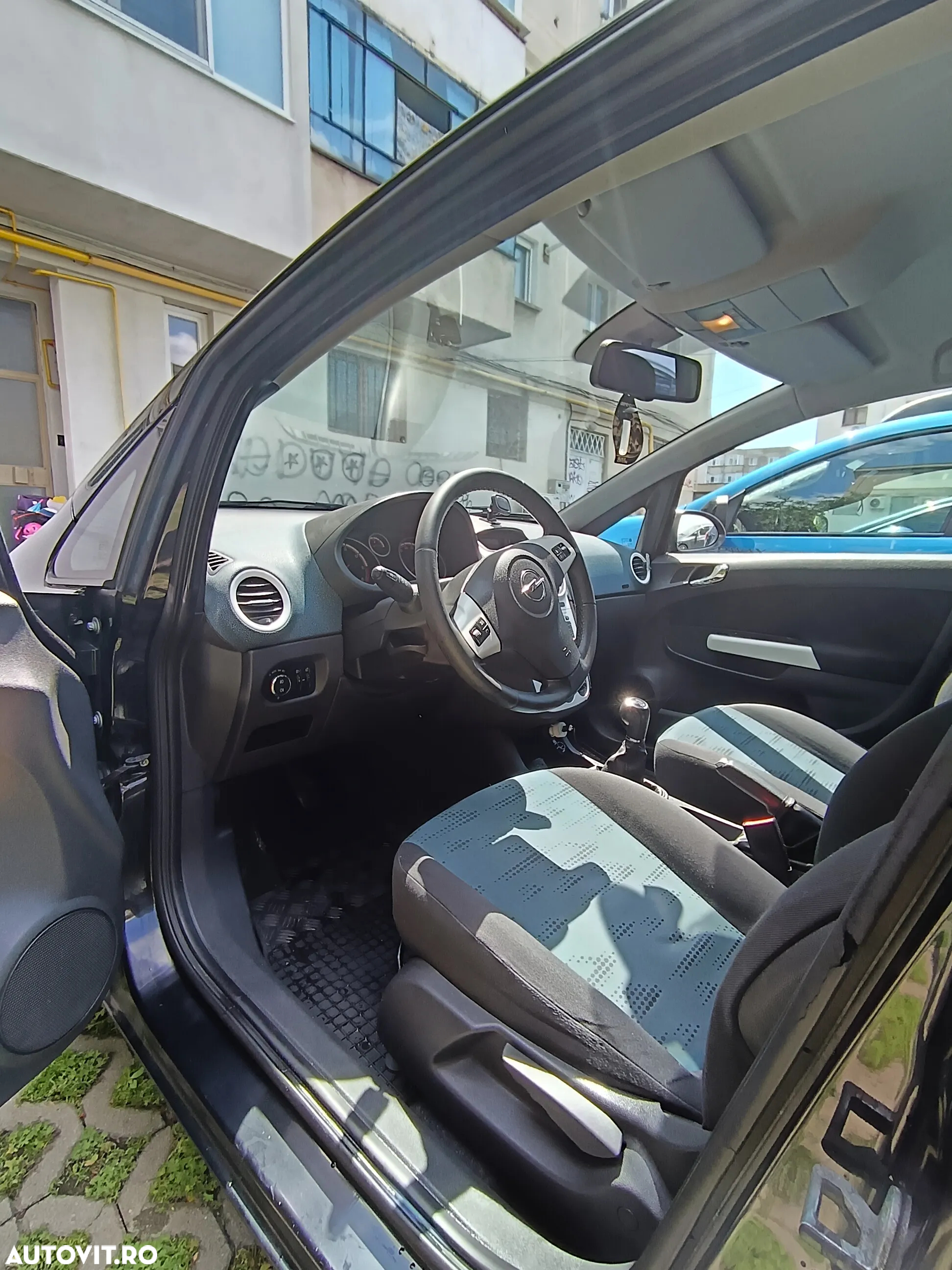 Opel Corsa 1.3 CDTI DPF EcoFLEX Selection - 2